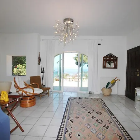 Il Cappero Con Vista Mare